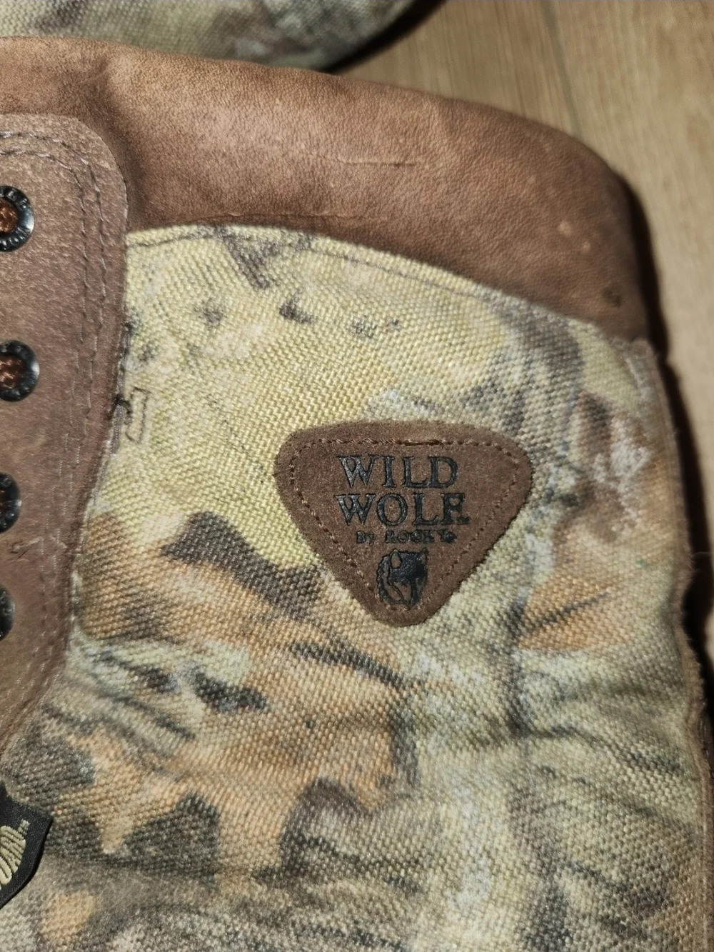 Vintage Y2K Thinsulate 500g of Insulated Goretex Camo Boots Men's Size 11 Good